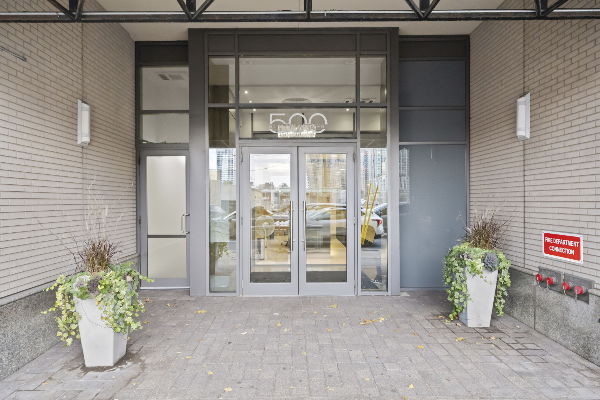 500 St Clair Ave W Unit 2102 Toronto, ON M6C 1A8