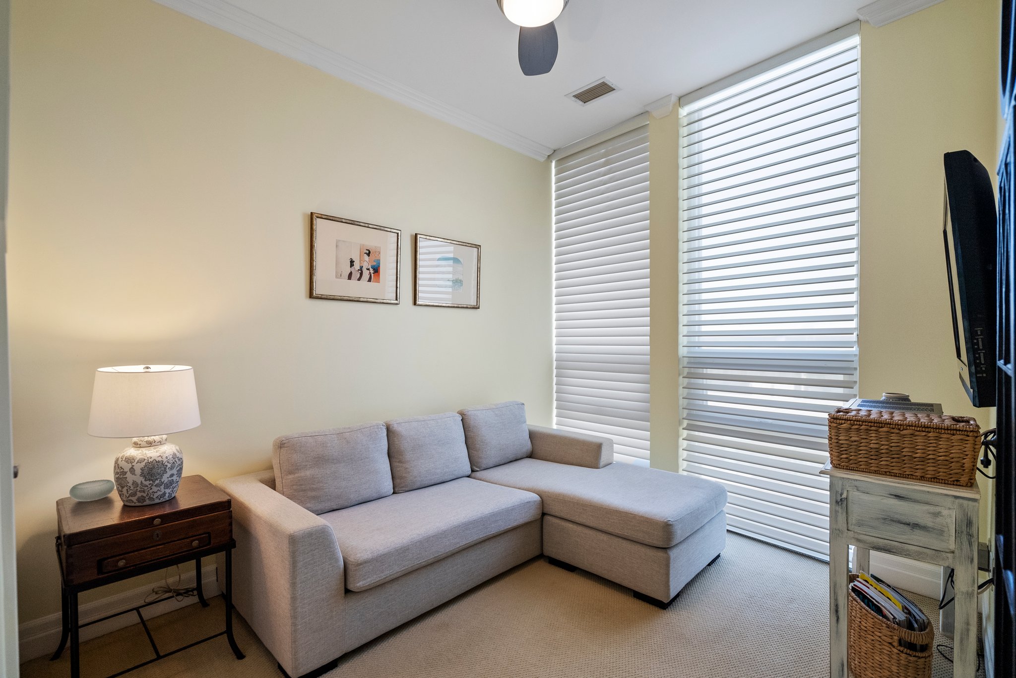 500 St Clair Ave W Unit 2105 Toronto, ON M6C 0A2