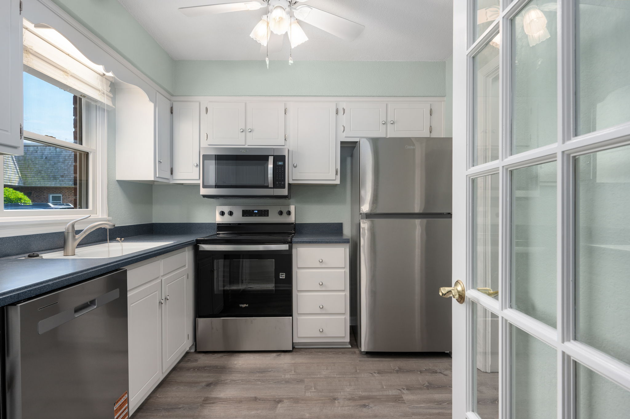 500-W-Villa-Dunes-E3-Kitchen