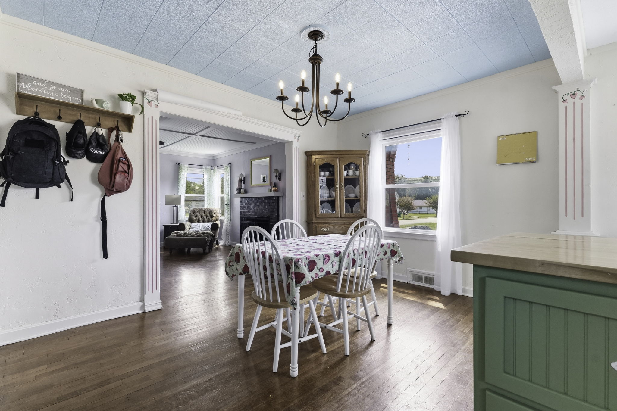 14 Dining Room 03