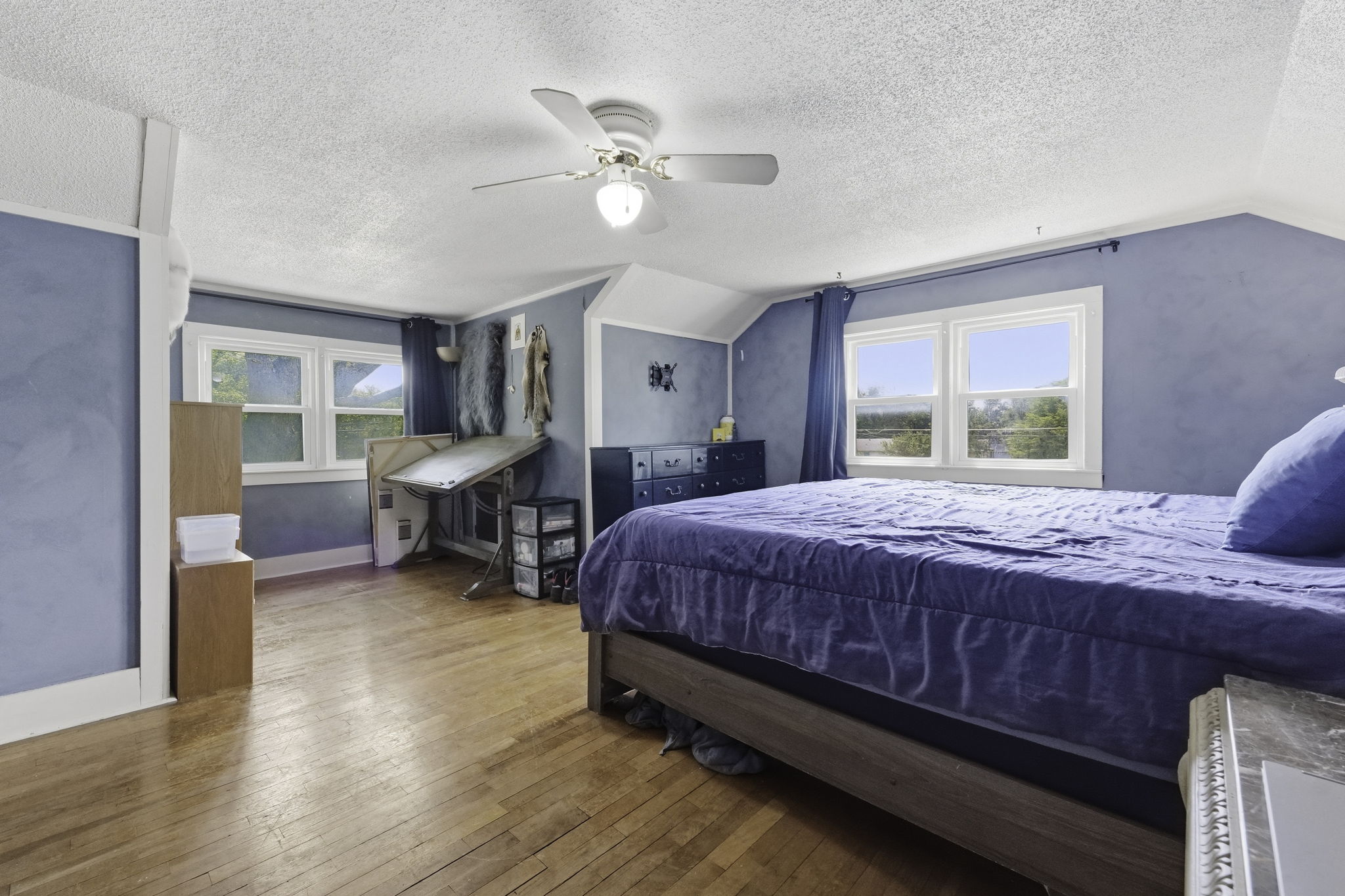 16 Primary Bedroom 02