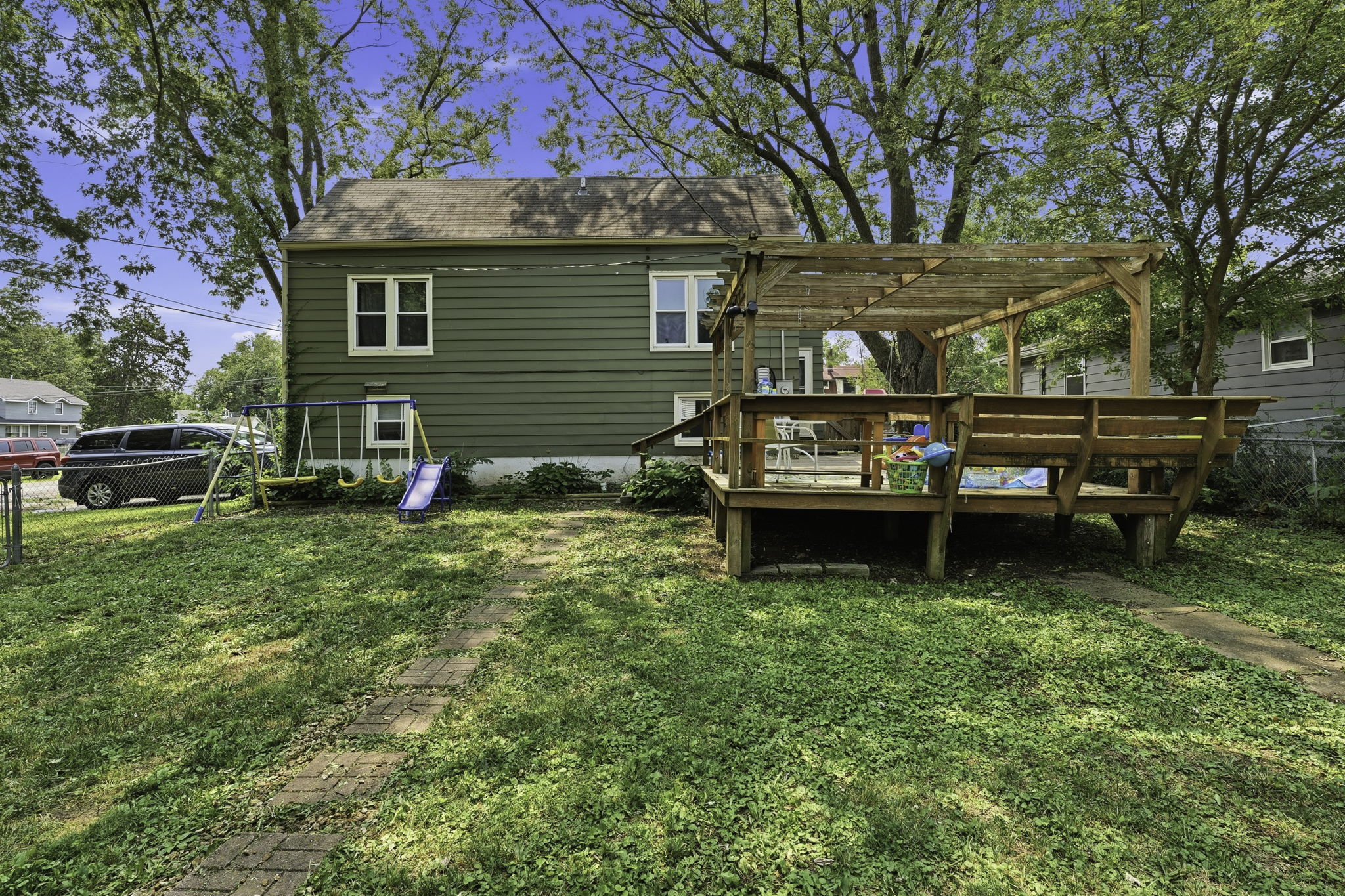 23 Backyard 01