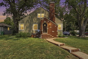 01 Exterior Front 01