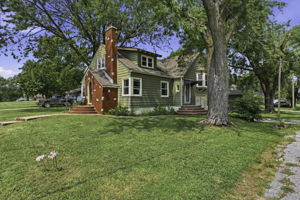 03 Exterior Front 03