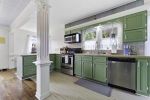 09 Kitchen 01