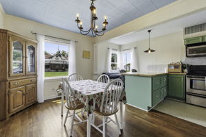 13 Dining Room 02
