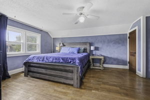 15 Primary Bedroom 01