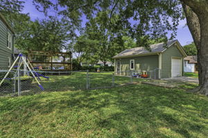 25 Backyard 03
