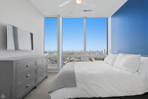 500 W Superior St 2204_091325_006