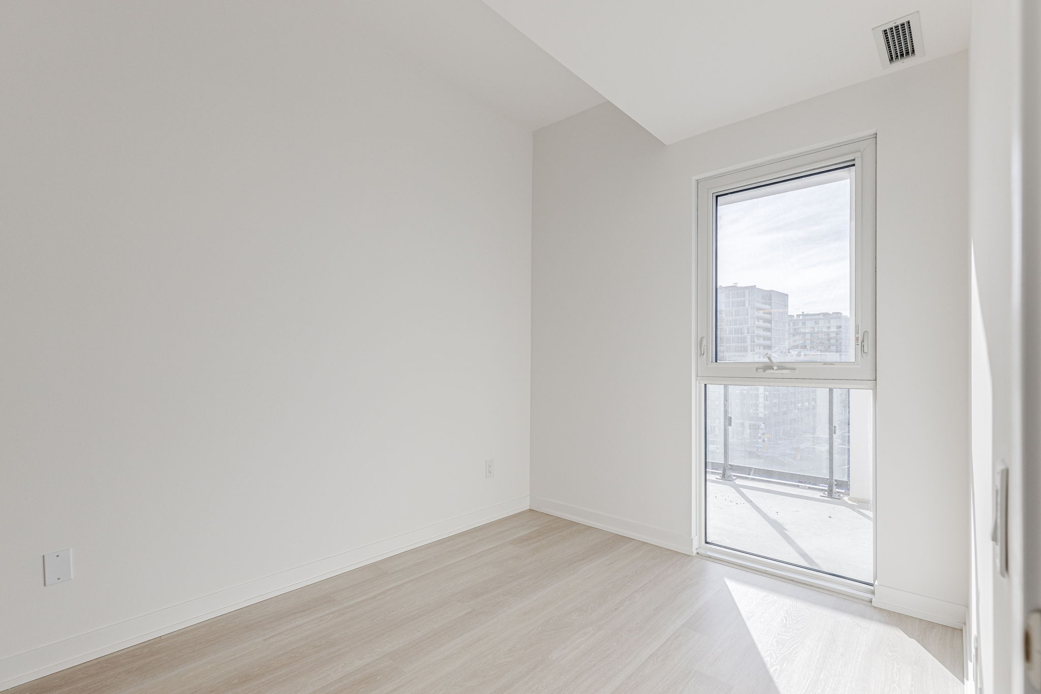 Toronto property showcase — delivered property photograph 11