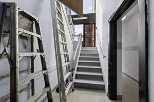  Photo 34
