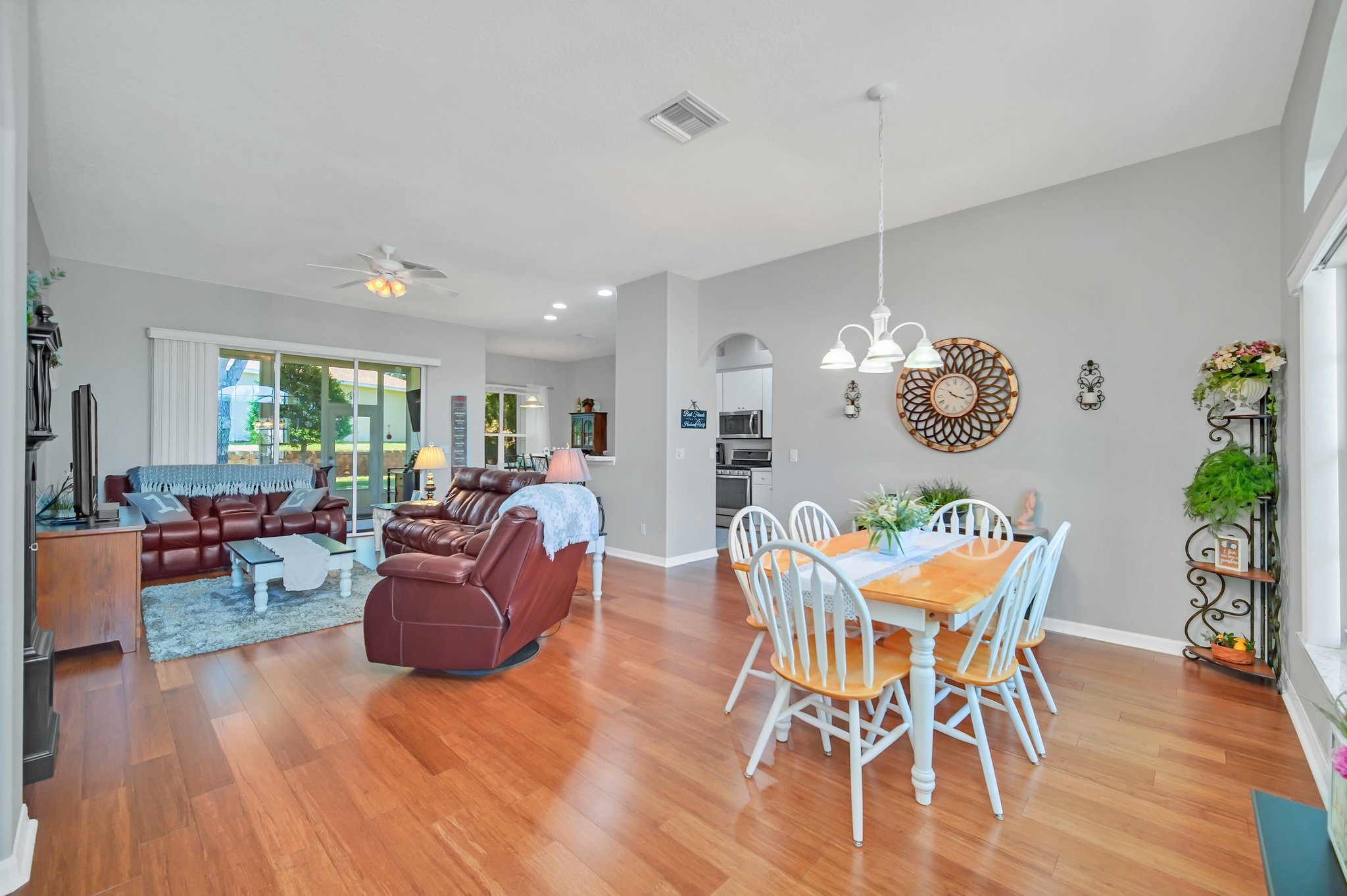 5000 Portsmouth St, Tavares, FL 32778, USA Photo 4