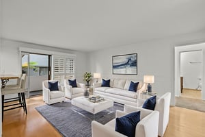 DSC04471 virtually staged.jpeg