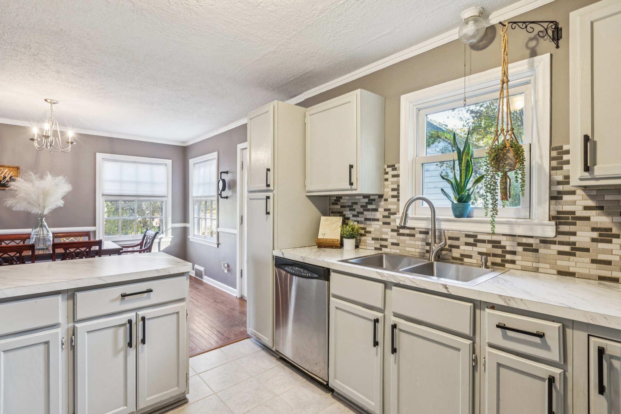 7428 - 5001 Belmeade Rd_018 (2).jpg