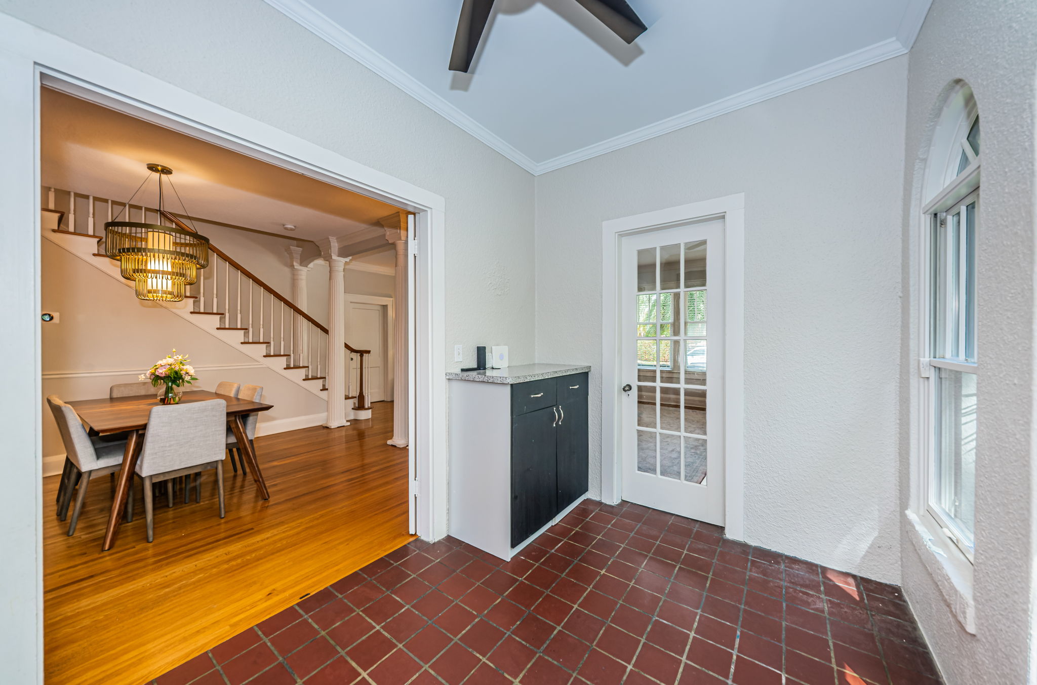 Side Room Entry1b
