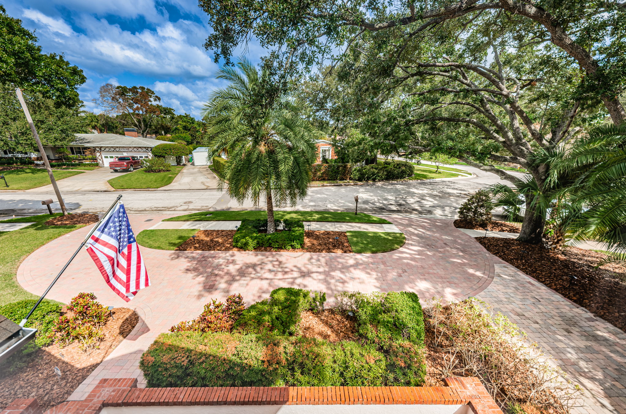 Circular Driveway and Frontyard