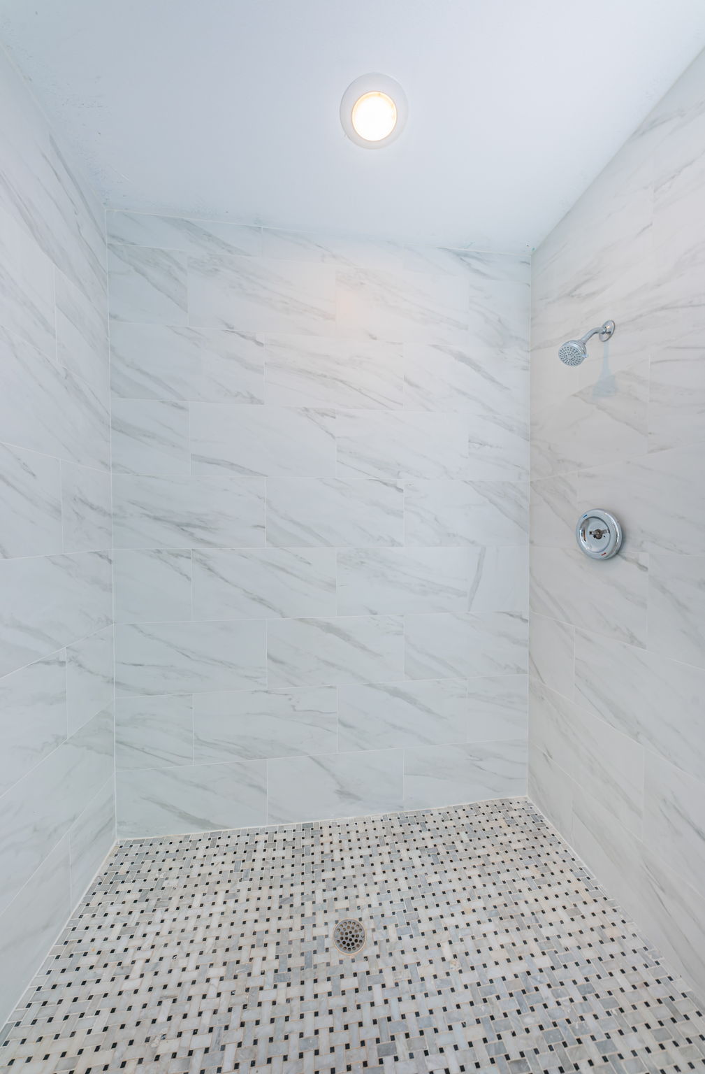 Guest Quarters3 Bathroom Shower