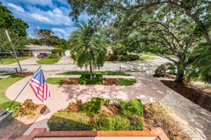 Circular Driveway and Frontyard
