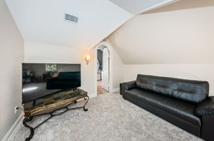 Upper Level Guest Bedroom1d