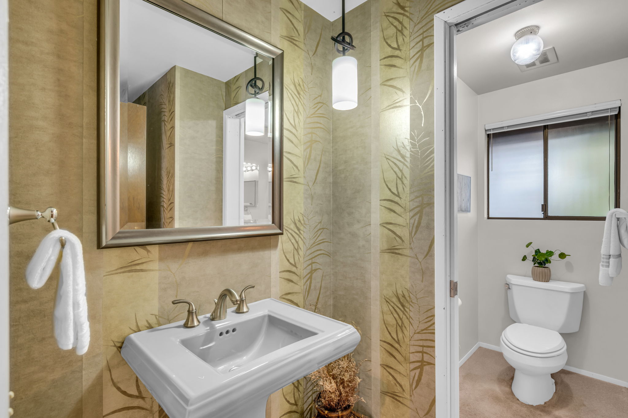 9658 51st Ave S, Seattle, WA 98118, US Photo 28