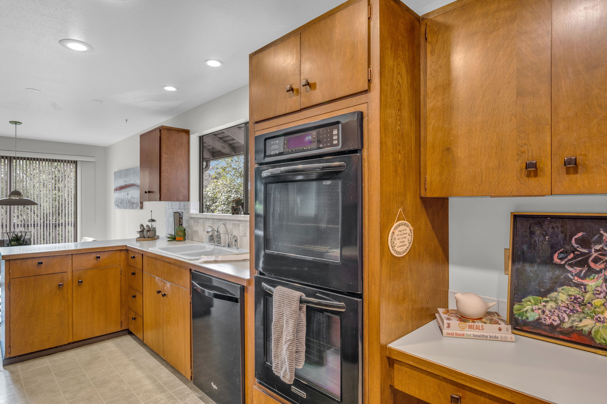 9658 51st Ave S, Seattle, WA 98118, US Photo 47