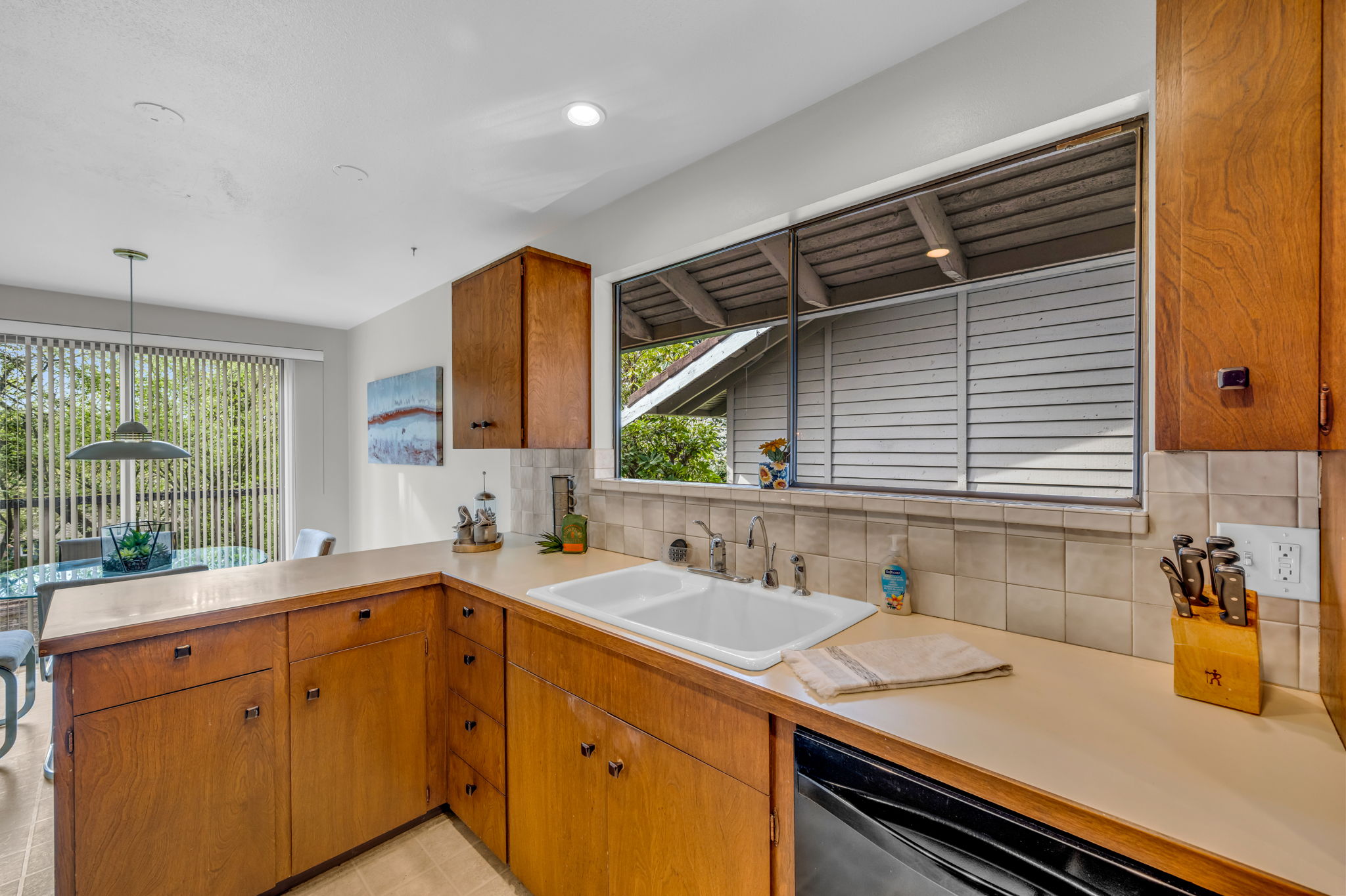 9658 51st Ave S, Seattle, WA 98118, US Photo 50