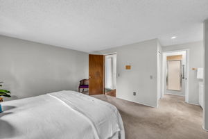 9658 51st Ave S, Seattle, WA 98118, US Photo 32