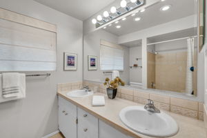 9658 51st Ave S, Seattle, WA 98118, US Photo 36