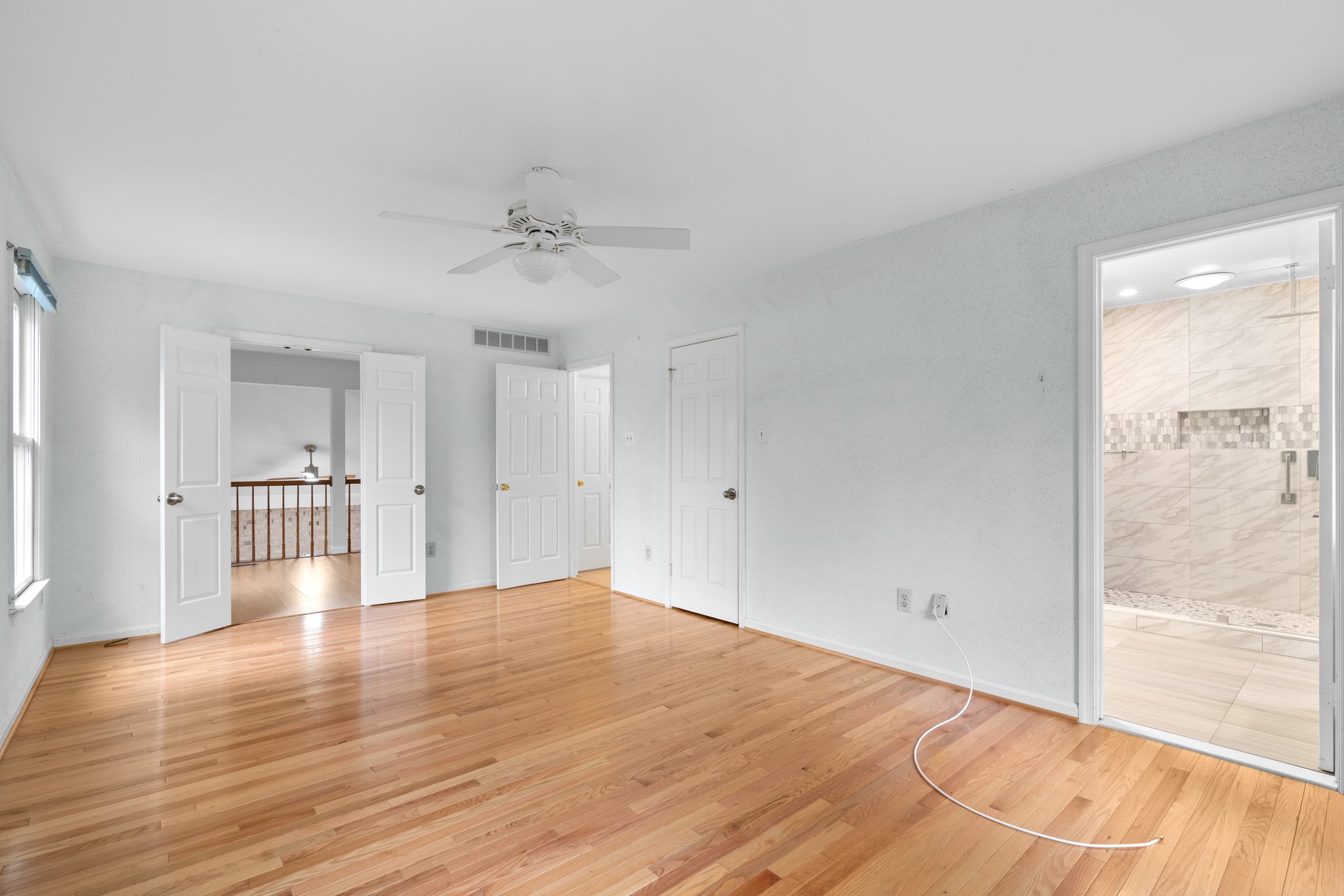 29. Upper bedroom.jpg