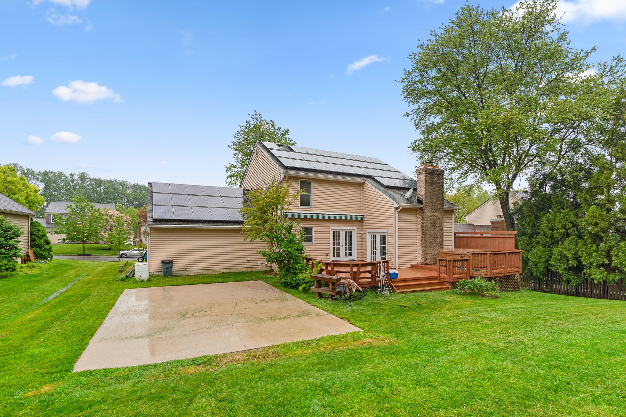 45. Back exterior.jpg