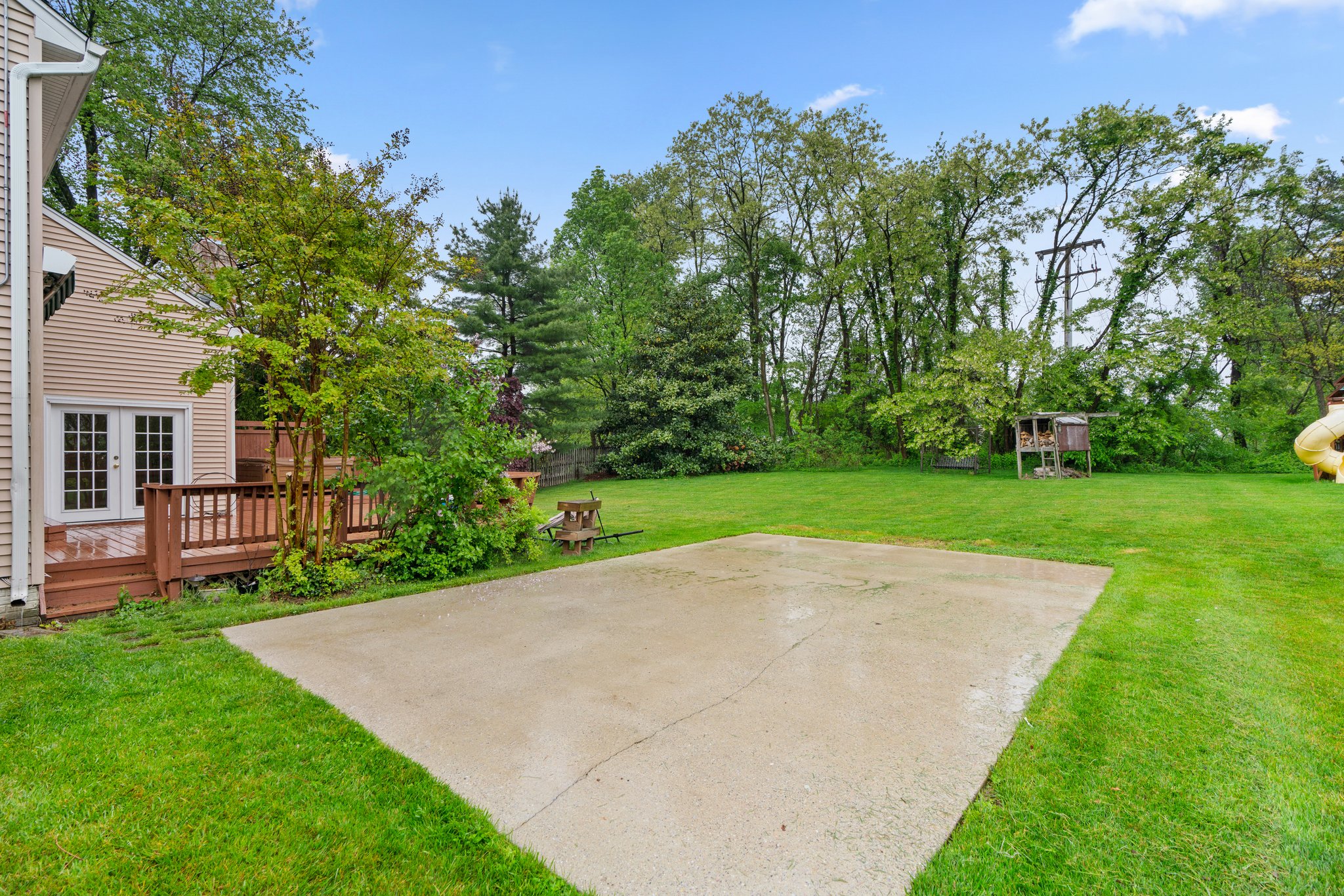 46. Back exterior.jpg