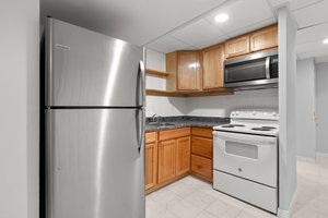 36. Kitchenette.jpg