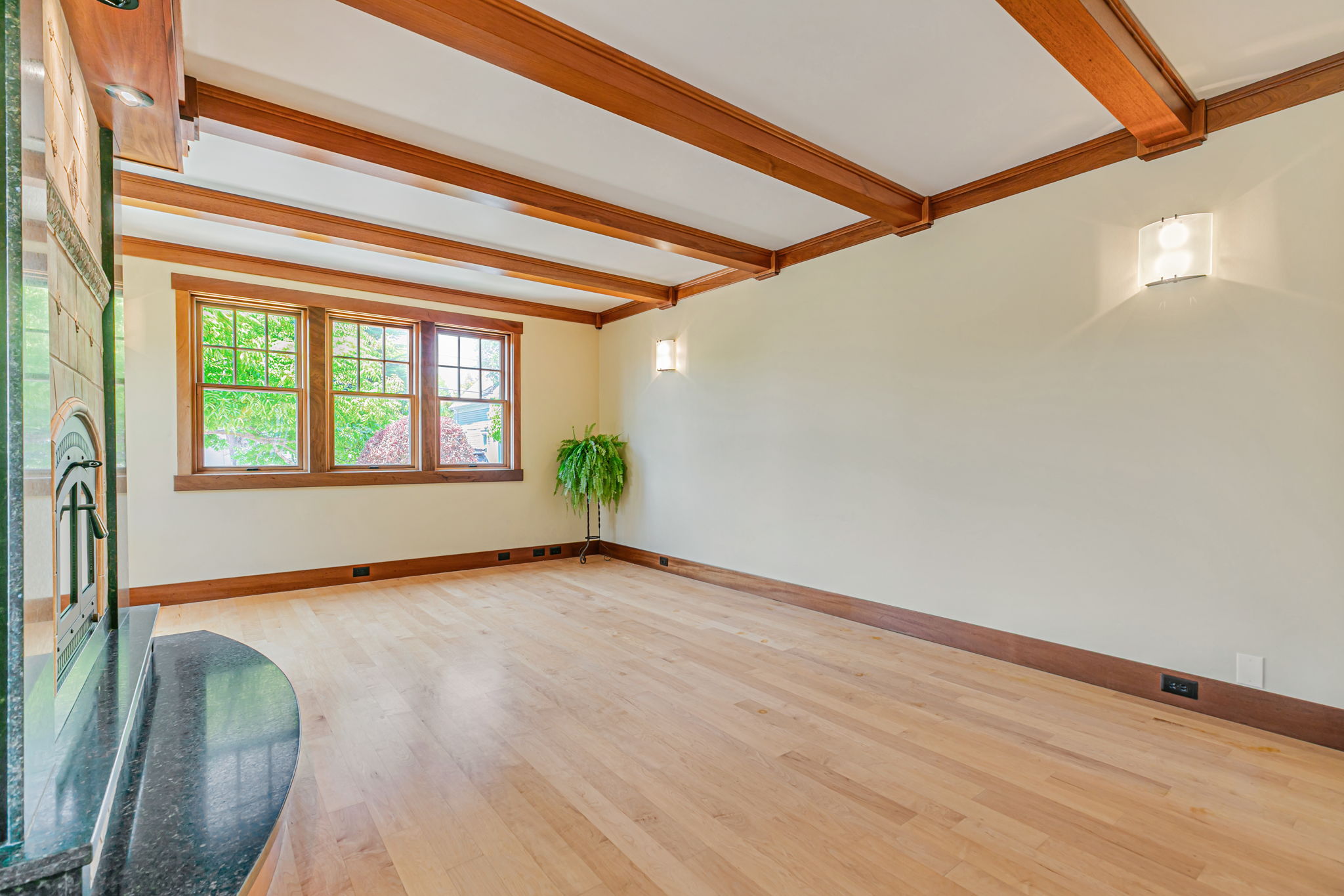 014_5005 Emerald St