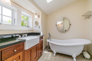 044_5005 Emerald St