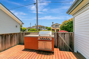 054_5005 Emerald St
