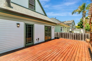 056_5005 Emerald St