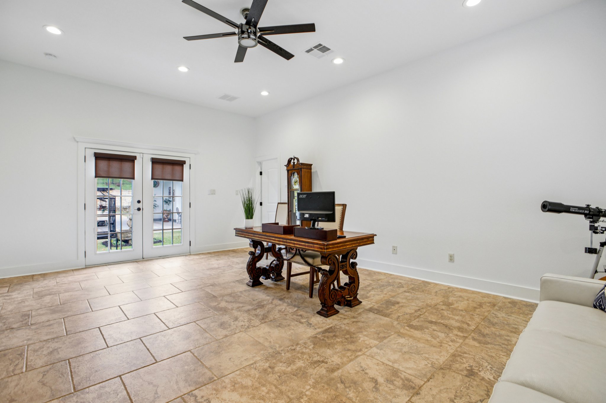 McIntyre Cir-L1512-030.jpg