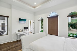 McIntyre Cir-L1512-049.jpg