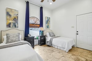 McIntyre Cir-L1512-057.jpg