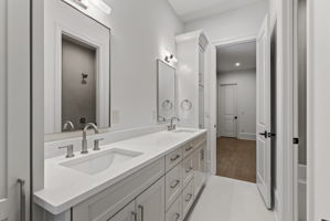  Photo 31