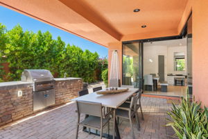 Outdoor Dining/BBQ