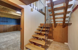 03 lower staircase