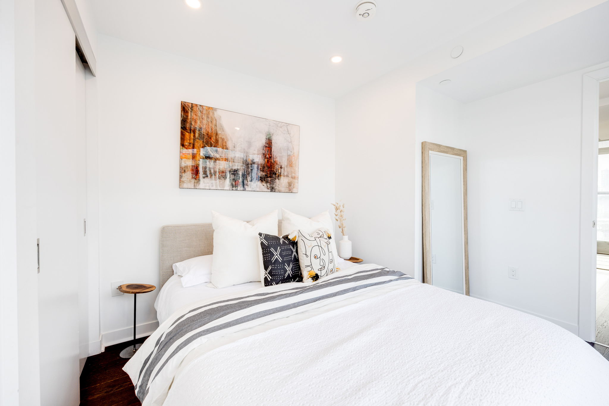 Toronto property showcase — delivered property photograph 18