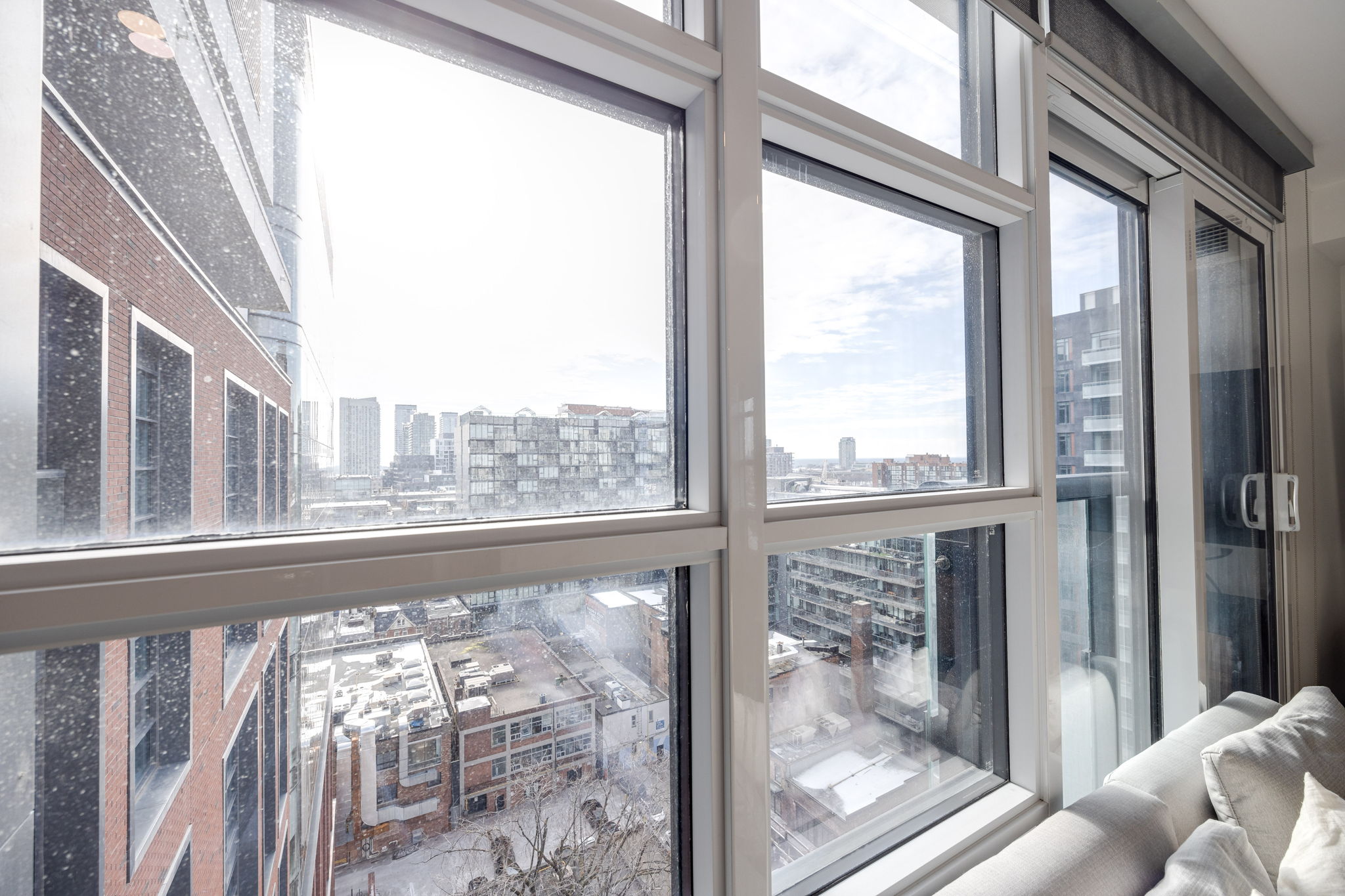 Toronto property showcase — delivered property photograph 40