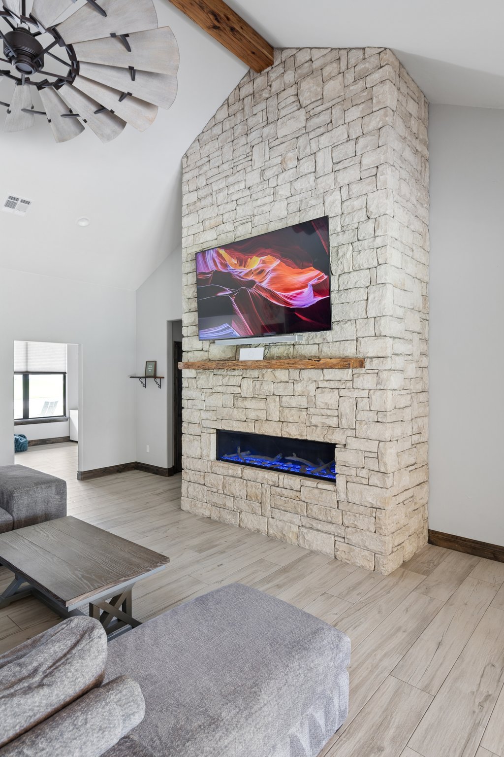 501 Buckboard Ln_010.jpg