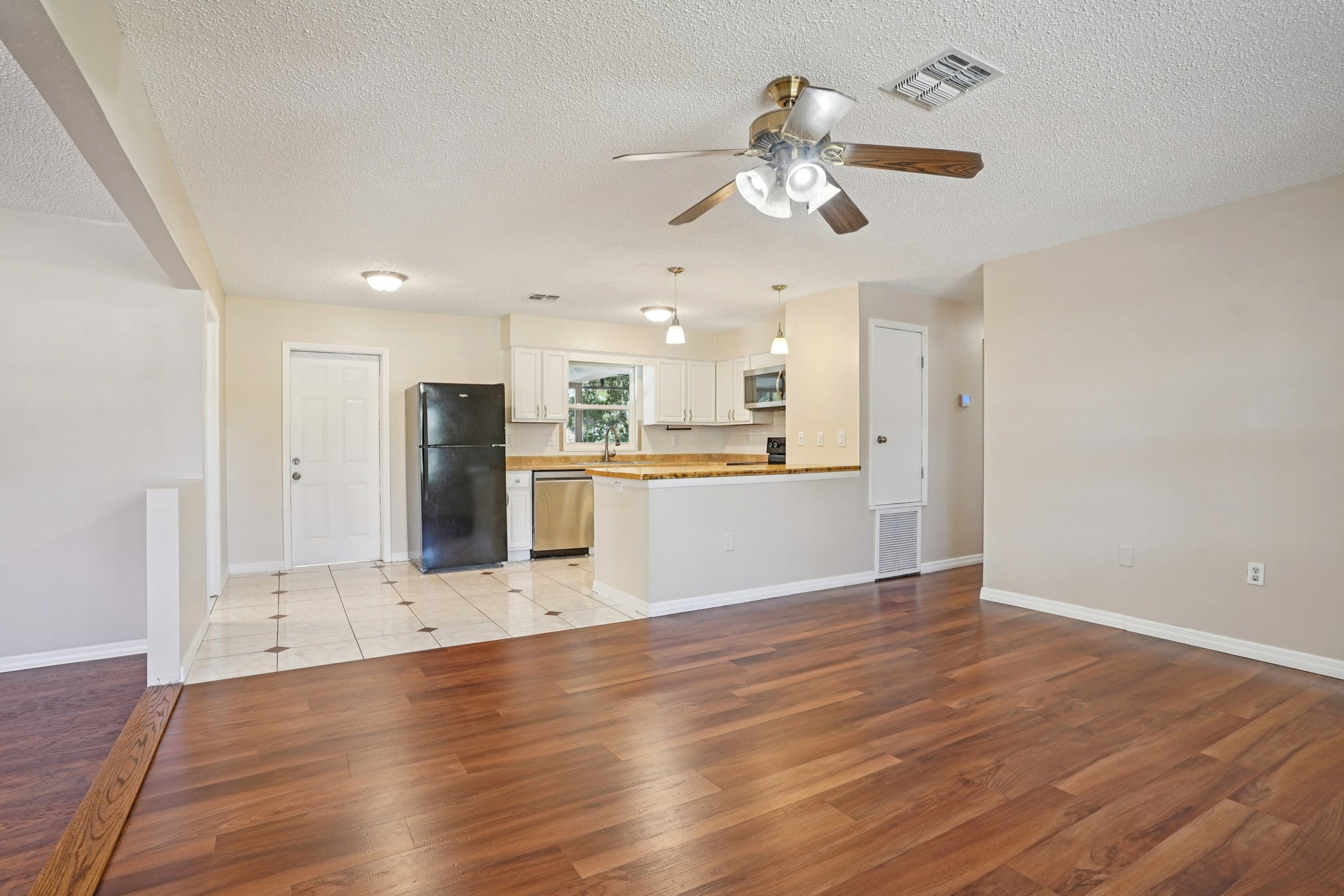 Dora Ave-S0701-007.jpg