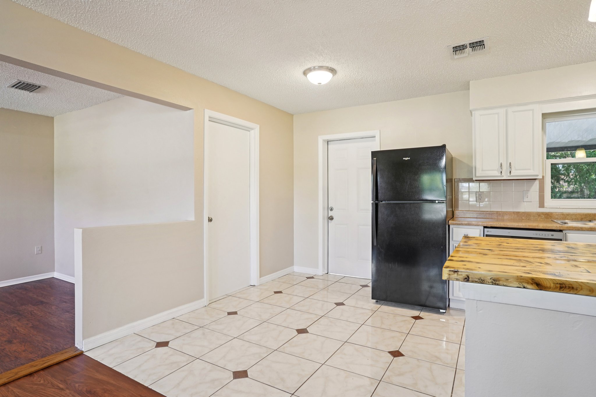 Dora Ave-S0701-017.jpg