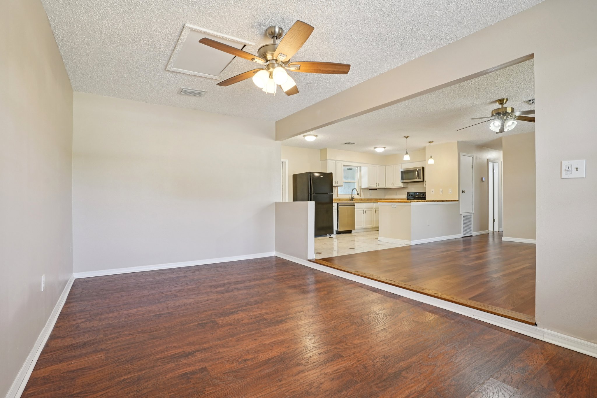 Dora Ave-S0701-018.jpg