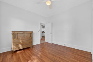  Photo 23