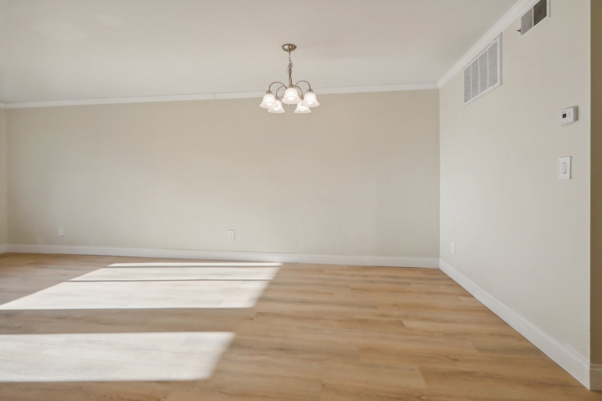 High Meadow Ln 501-009.jpg